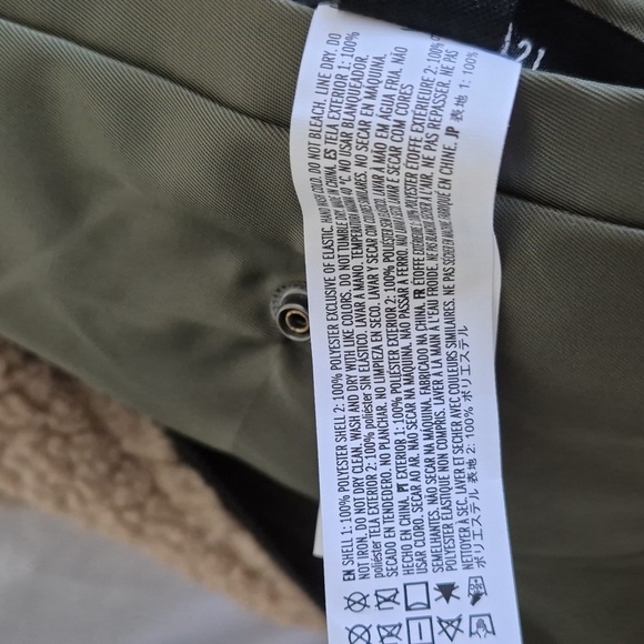 NWT Forever 21 Faux Shearling Bomber Jacket Reversible Sz XS - Picture 11 of 16